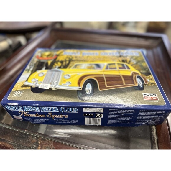 Rolls Royce Silver Cloud Phantom Squire 1:24 Scale Minicraft Model No. 11225 NEW - Picture 2 of 4